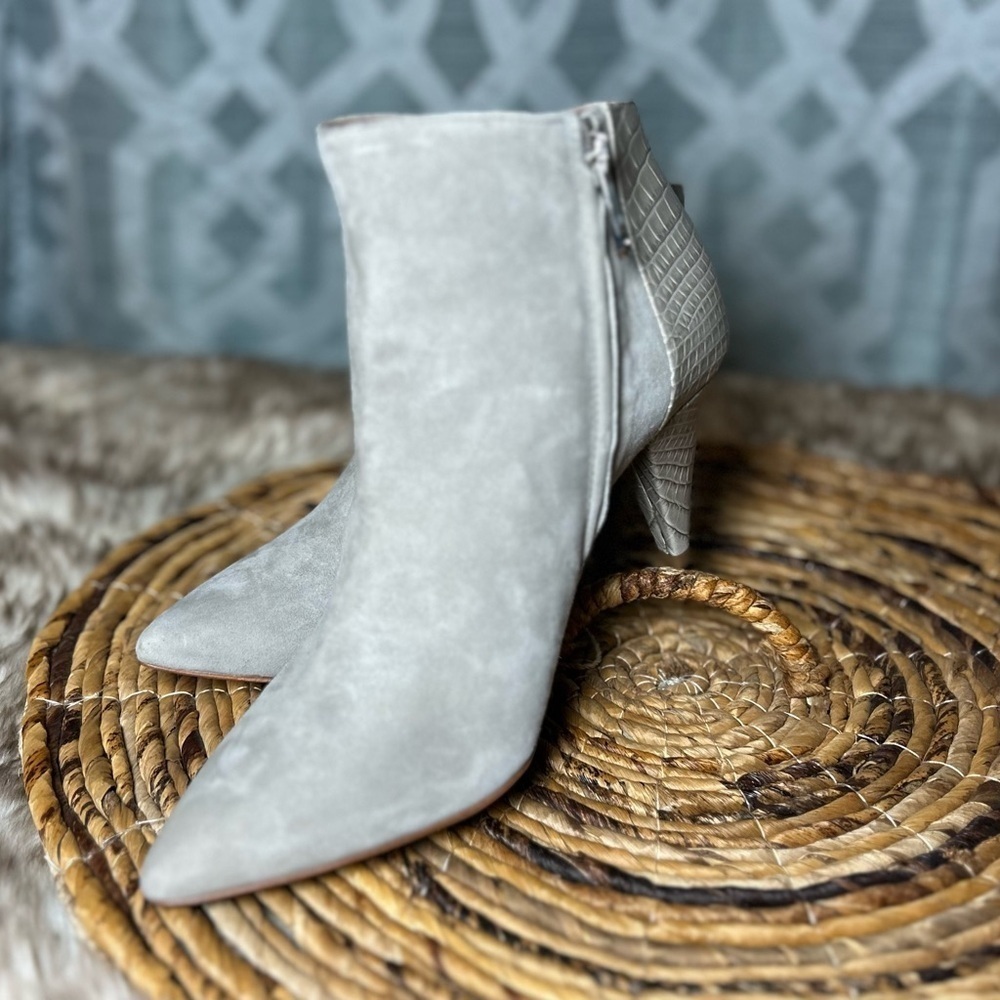 Women’s Size 9.5 Booties Heels Pointed Toe Gray Snake Print Leather Loise et Cie - Picture 11 of 16